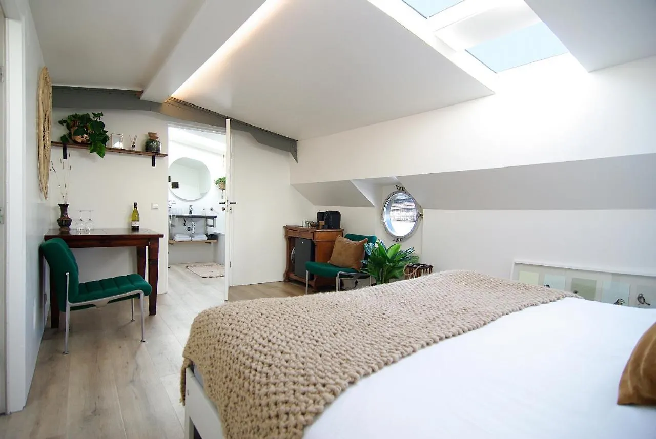 Hotel Eco Houseboat Amsterdam 0*,